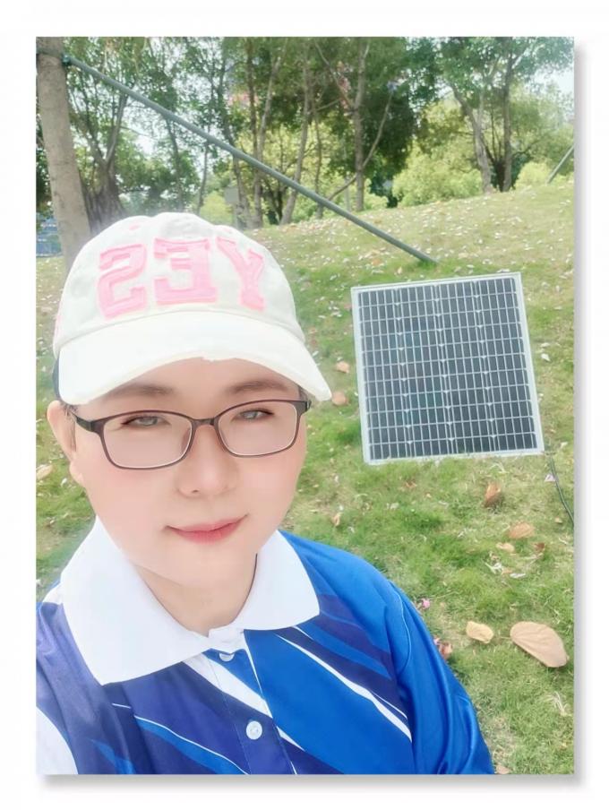 220V 576Whの16 5V2.1A USBの出力が付いている屋外の携帯用電源 1